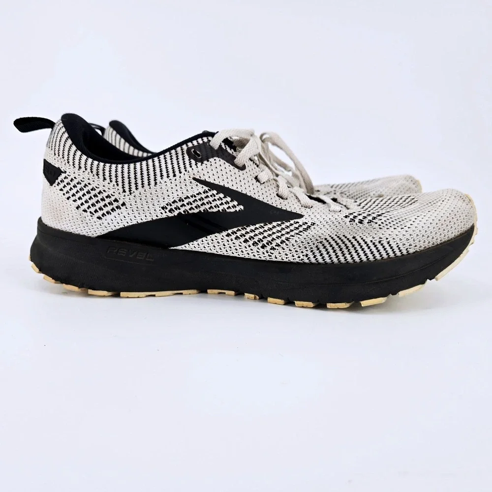 Brooks Size 11 Revel‎ 5 Running Shoes White Black Mesh Neutral Cushion